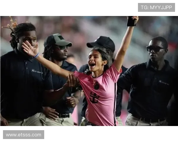 🔥梅老板把迈阿密过成阿根廷！这对老两口的热情比火还旺(3)